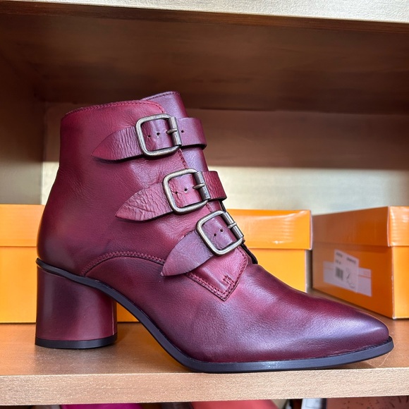 NWT Janae Real Leather Heeled Boot in Bordeaux Red w Buckle Accent Clasp - Picture 3 of 5